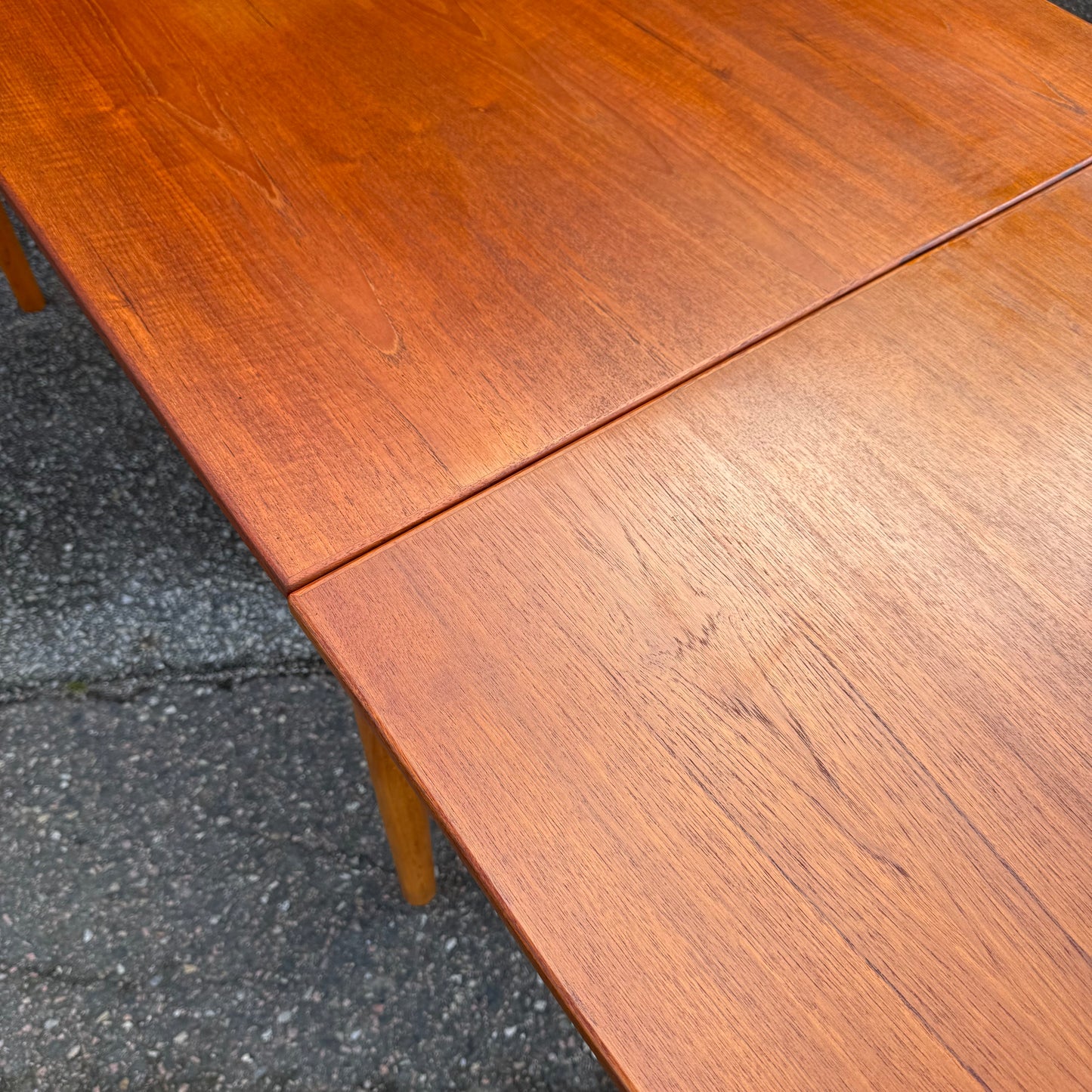 Matbord av Poul M. Volther