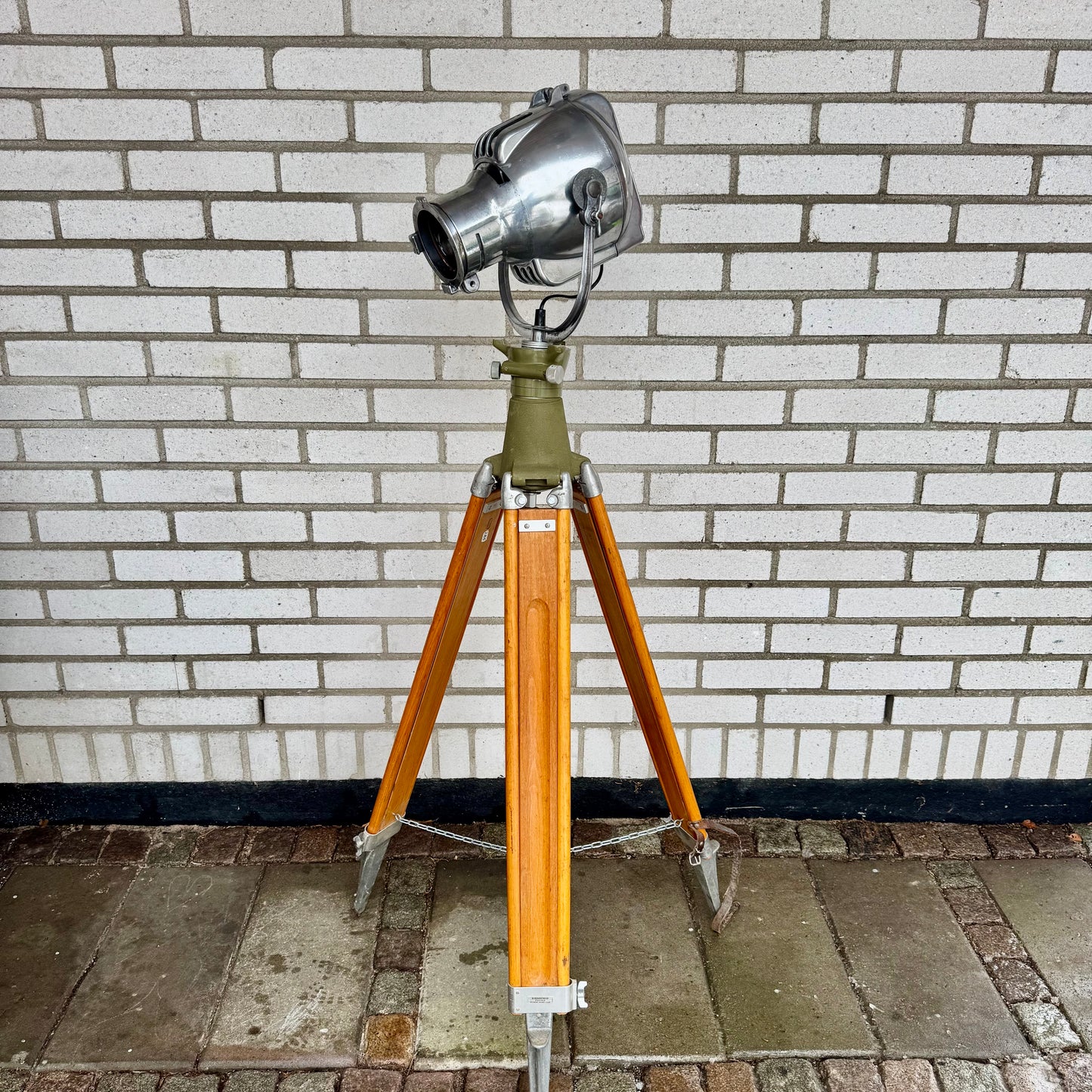 Scenlampa från Strand Electric