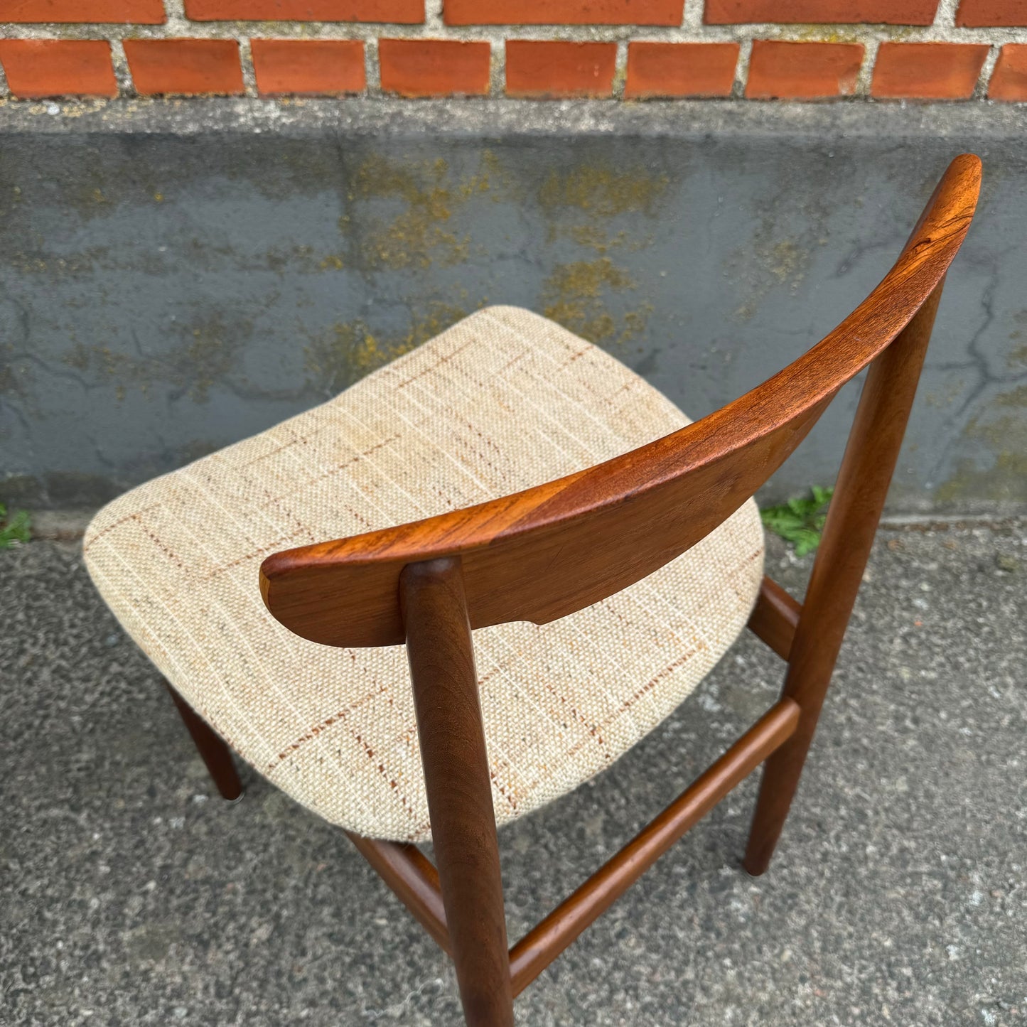 Set of 6 danish dining chairs in solid teak