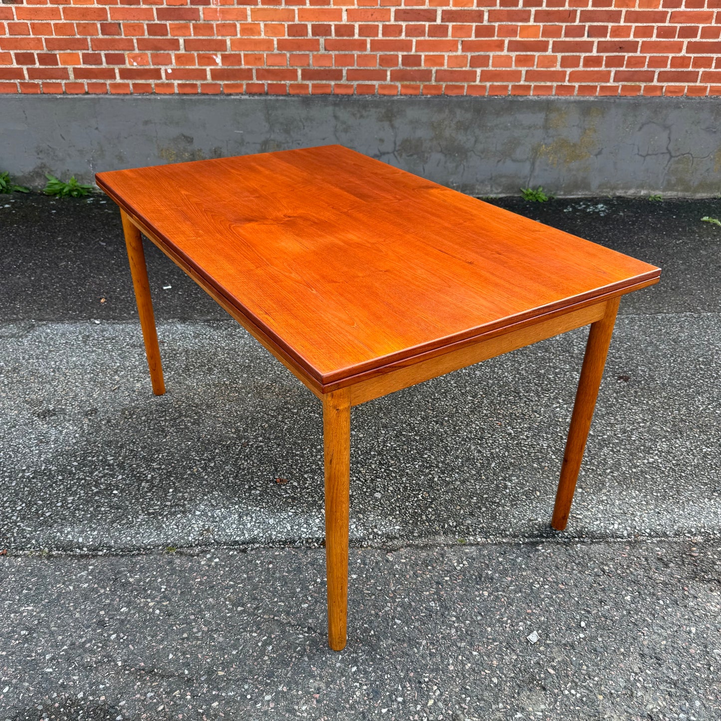 Matbord av Poul M. Volther