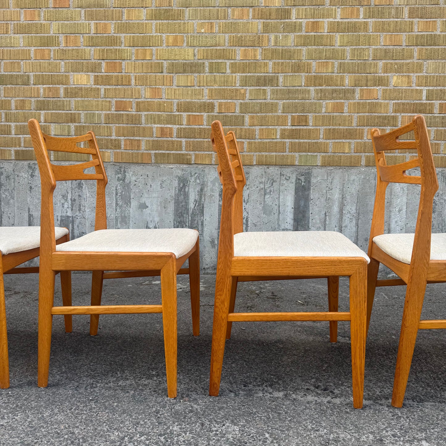 Set med 6st nytapetserade matstolar i ek