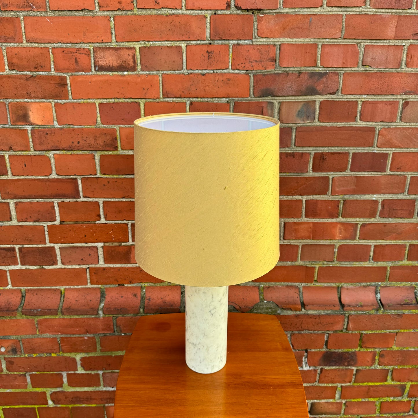 Table lamp in carrara marble