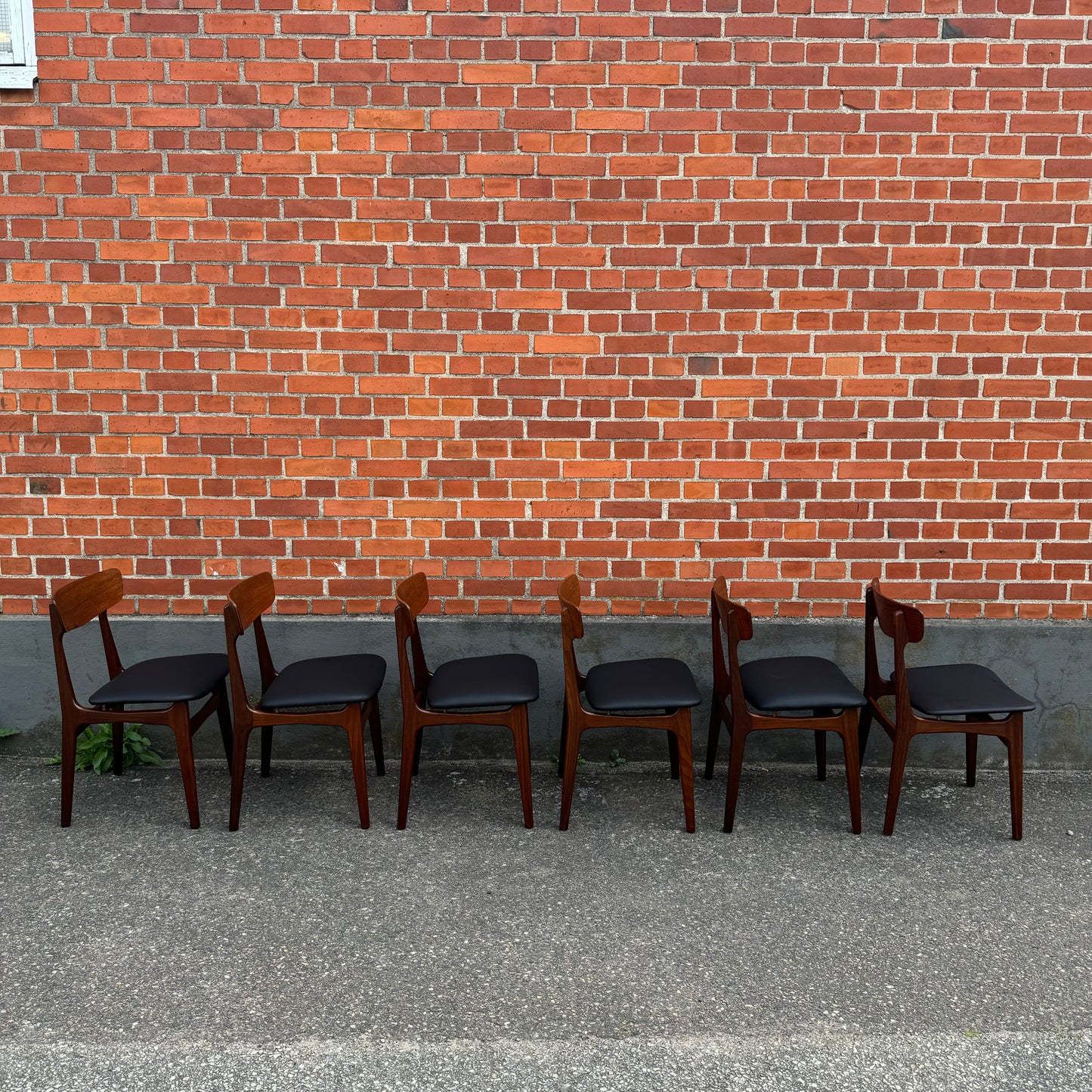 Set of 6 dining chairs by Schiønning & Elgaard