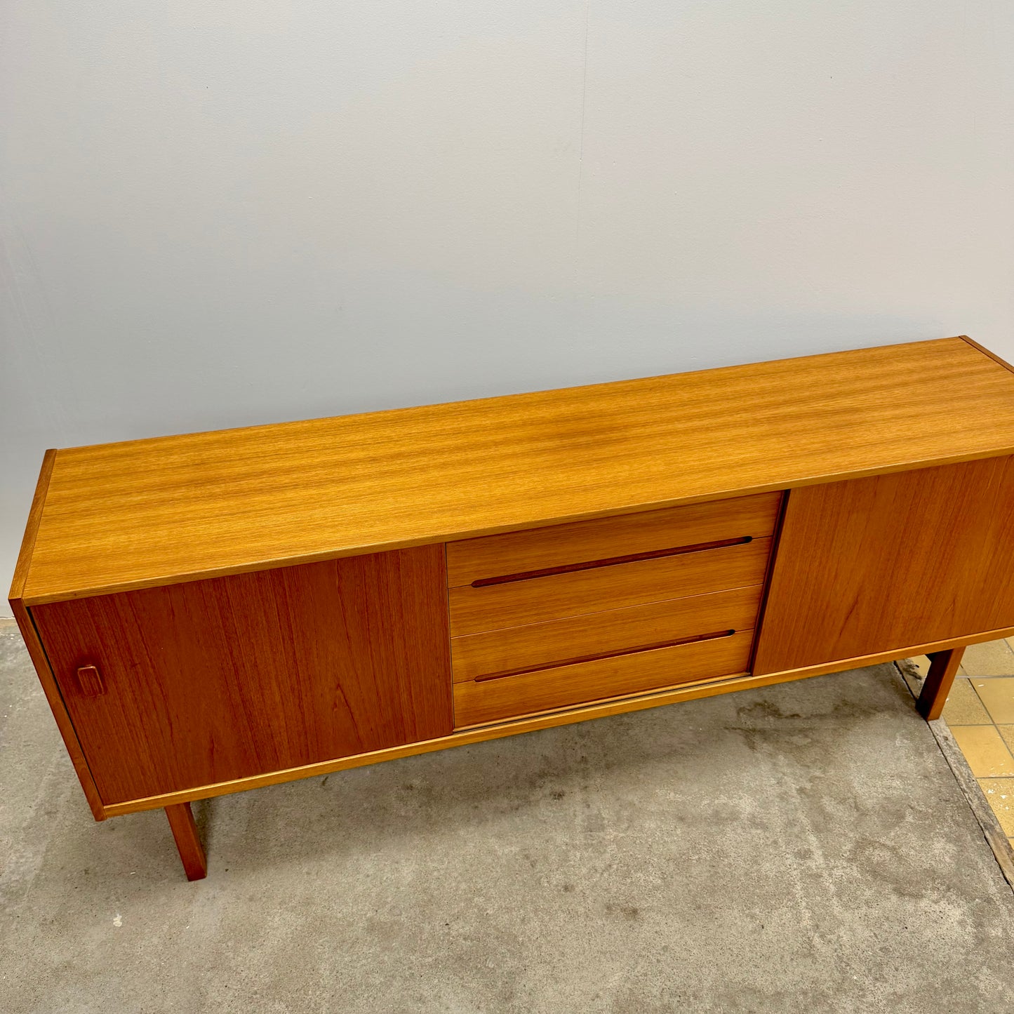 Sideboard, modell ”arild” av Nils Jonsson för Troeds Bjärnum