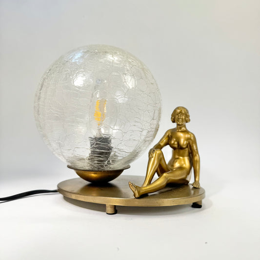 Bordslampa i art decostil