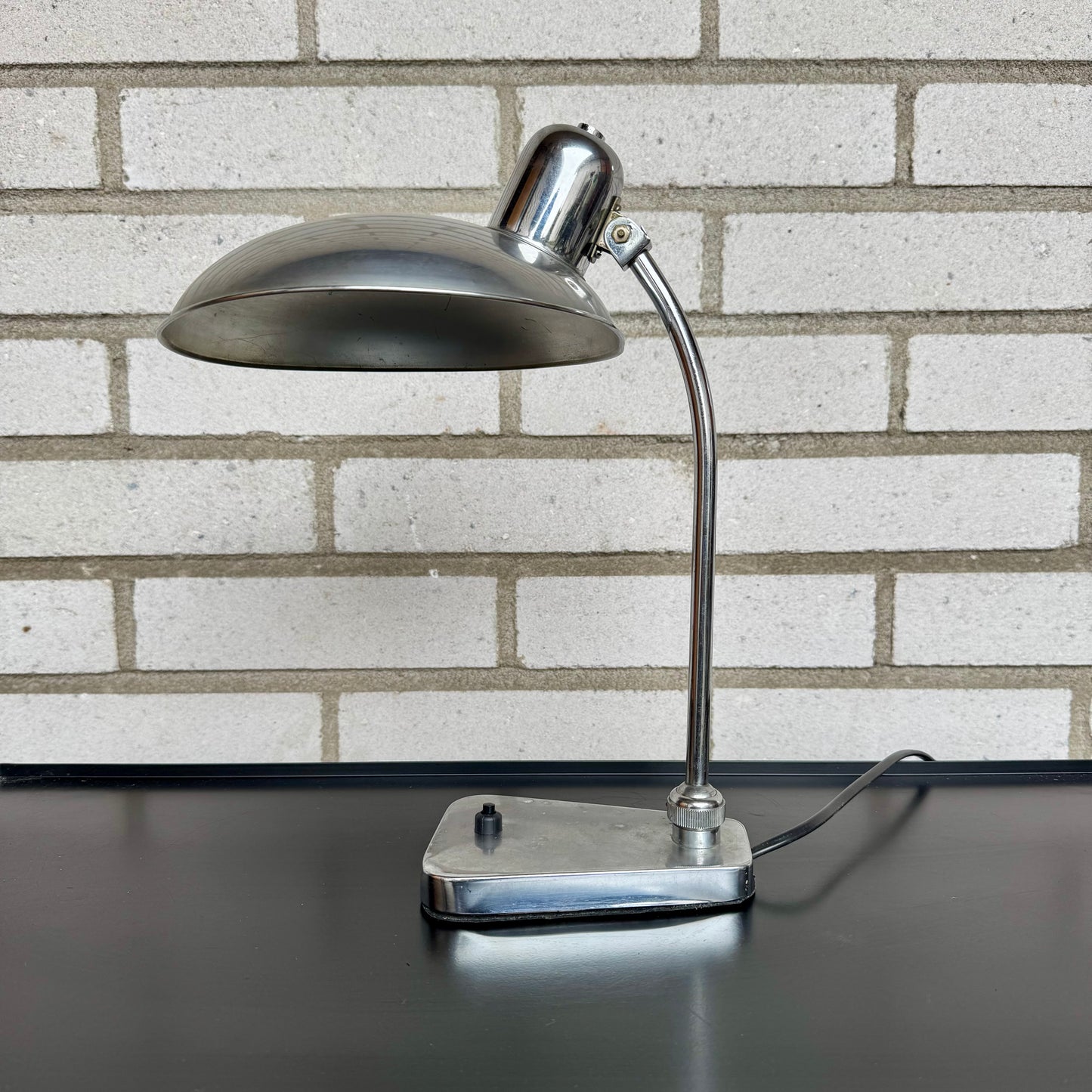 Bordslampa tillskriven Giovanni Michelucci