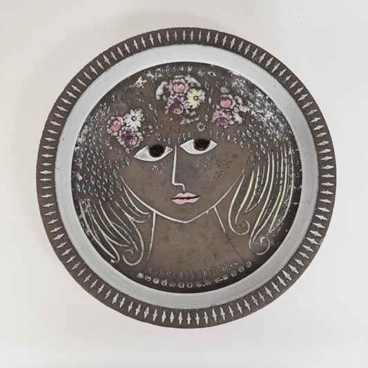 The ashtray/platter ”Beata” by Mari Simmulsson