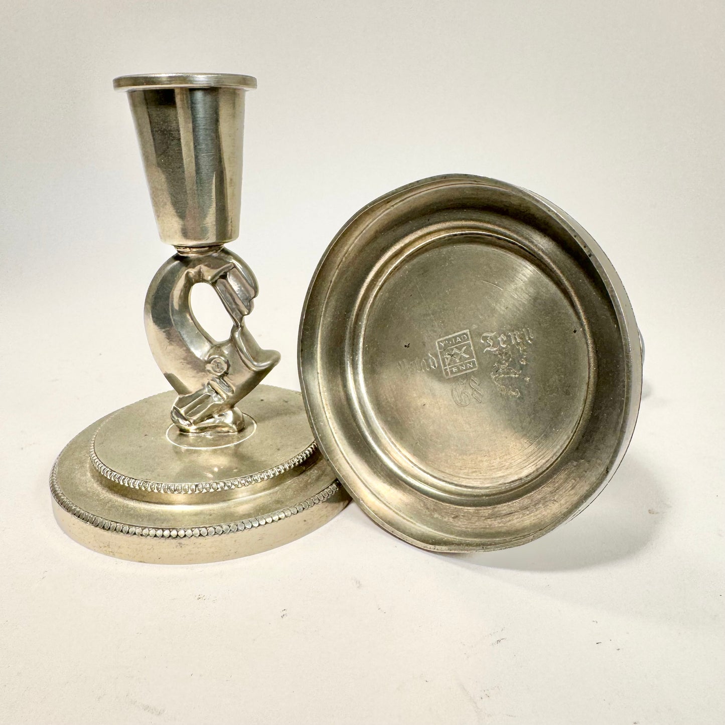 Paret art deco ljusstakar av Carl-Einar Borgström för Ystad tenn