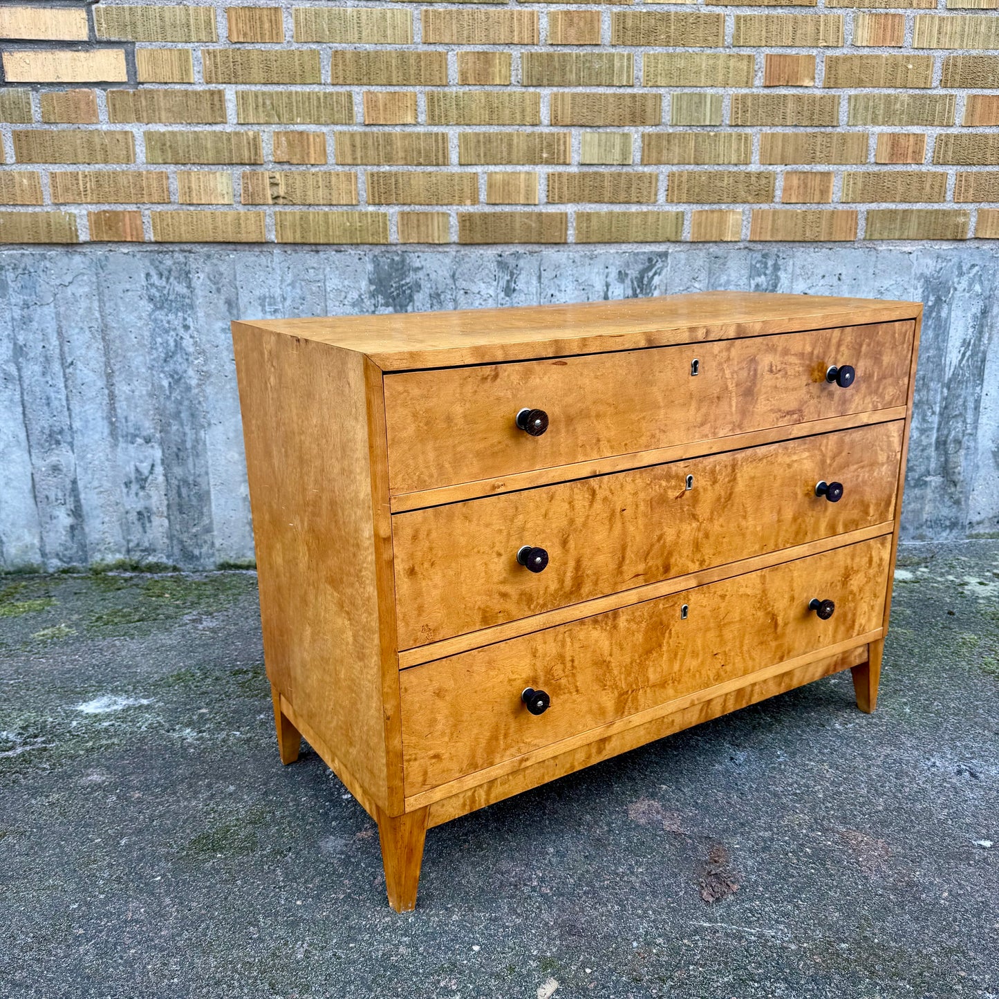 30-40 tals byrå i björk