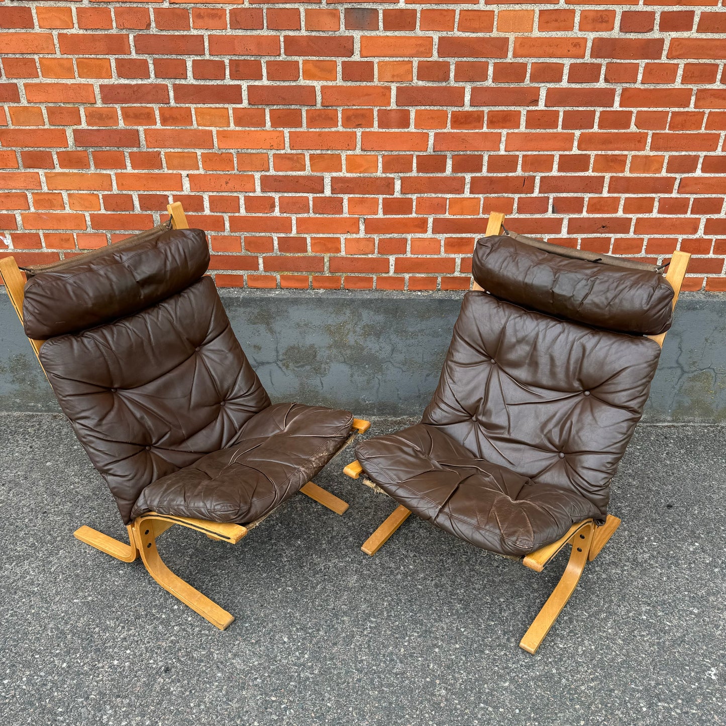 Pair of ”siesta” chairs by Ingmar Relling