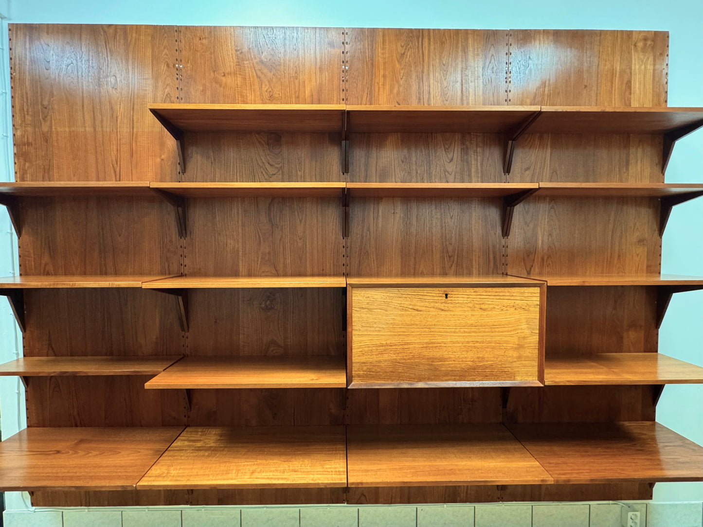 Hyllsystem av Poul Cadovius