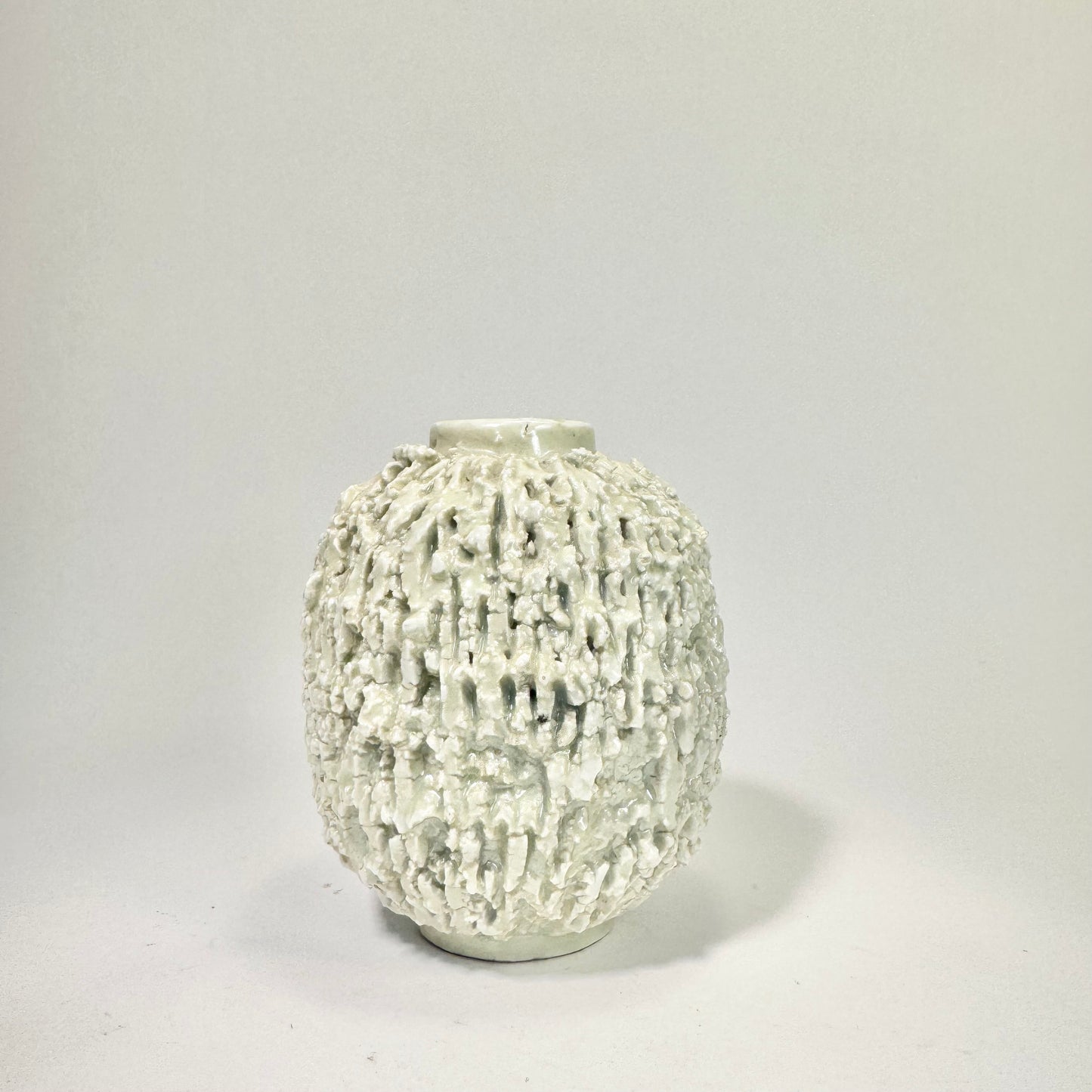 ”Igelkotts” vas av Gunnar Nylund för Rörstrand