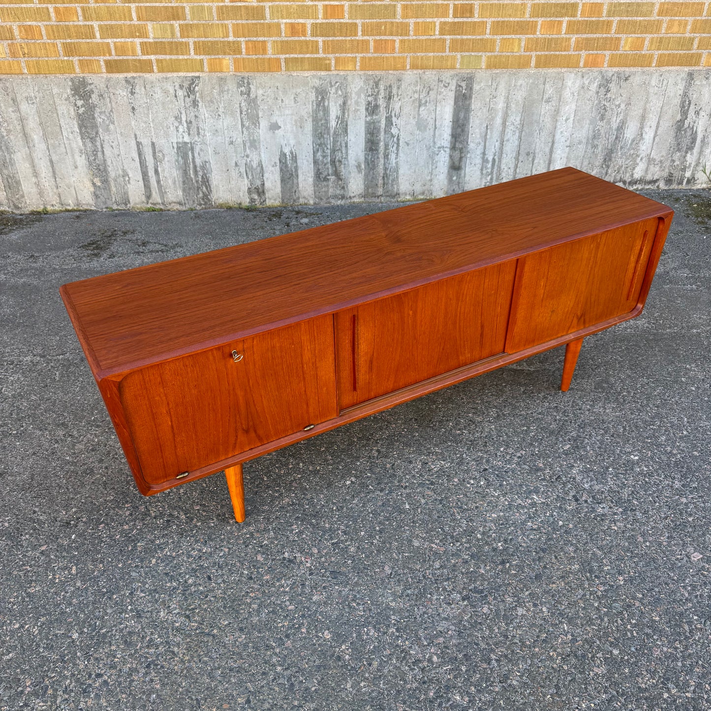Sällsynt sideboard av E.W. Bach för Sejling Skabe