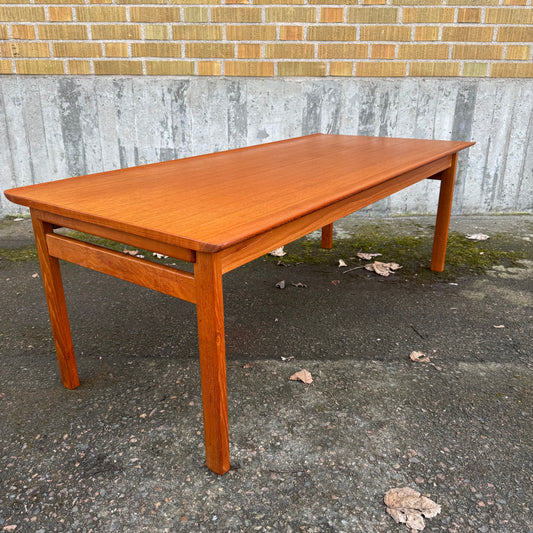 Soffbord av Tove & Edvard Kind Larsen för Säffle Möbelfabrik