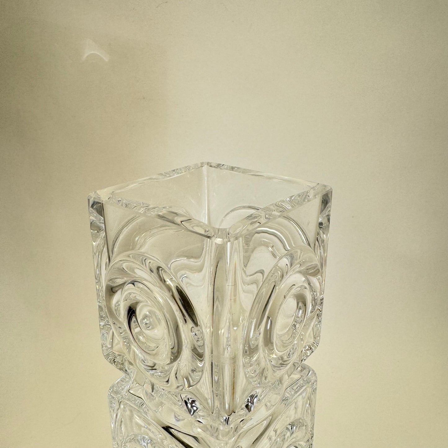 Vase in crystal by Bengt Edenfalk for Skruf