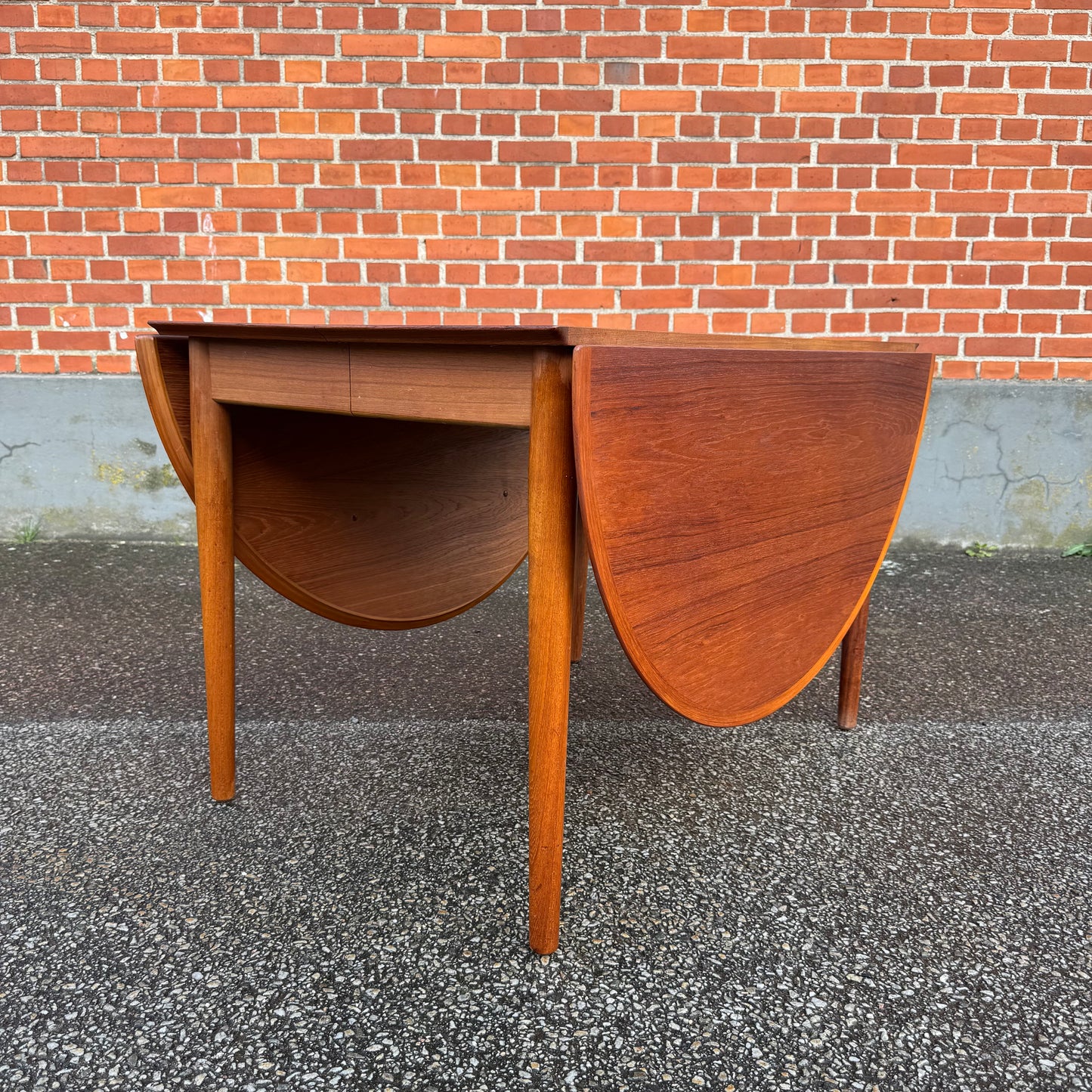 Modell nr 227 av Arne Vodder för Sibast Møbelfabrik