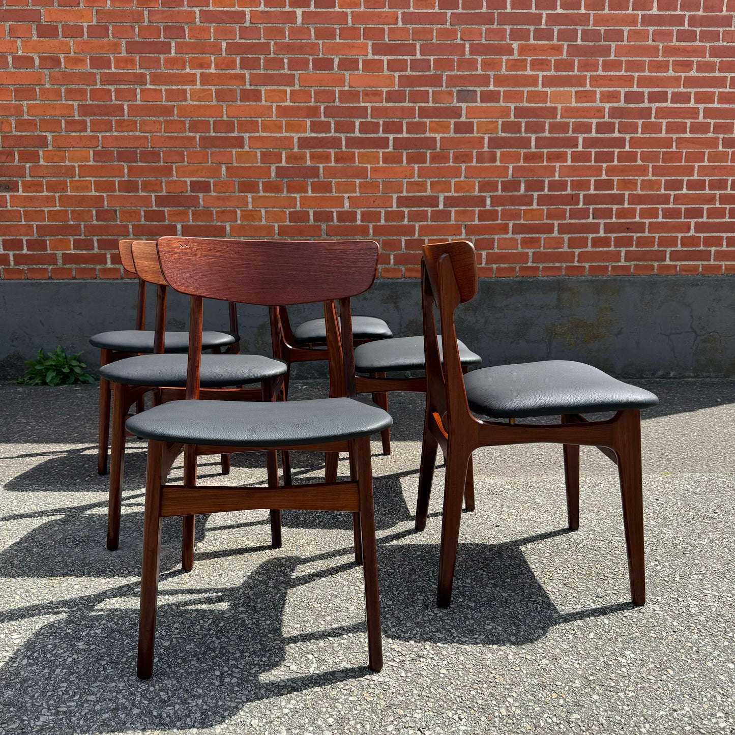 Set of 6 dining chairs by Schiønning & Elgaard