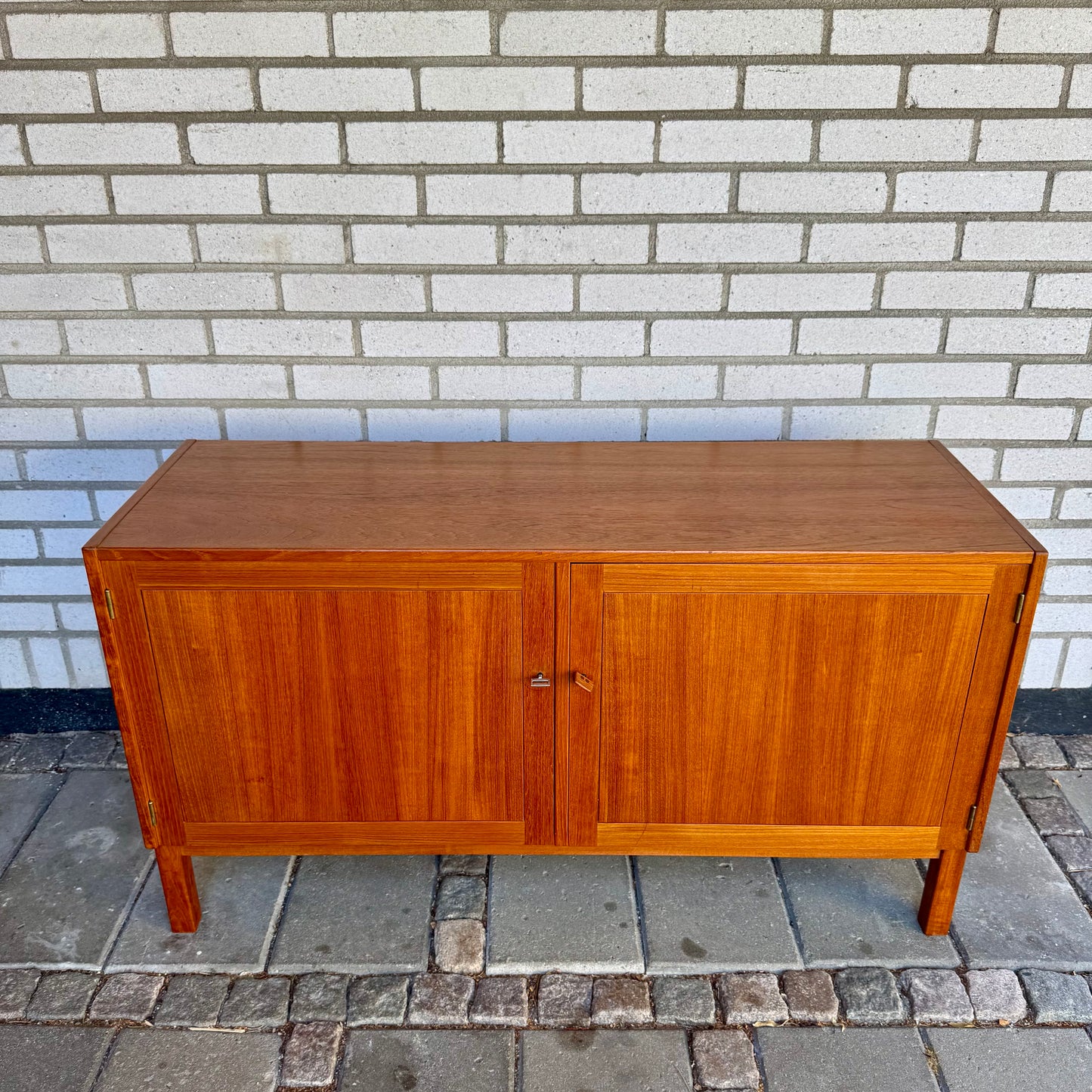 Sideboard ”Domi Monté” av Nils Jonsson för Troeds