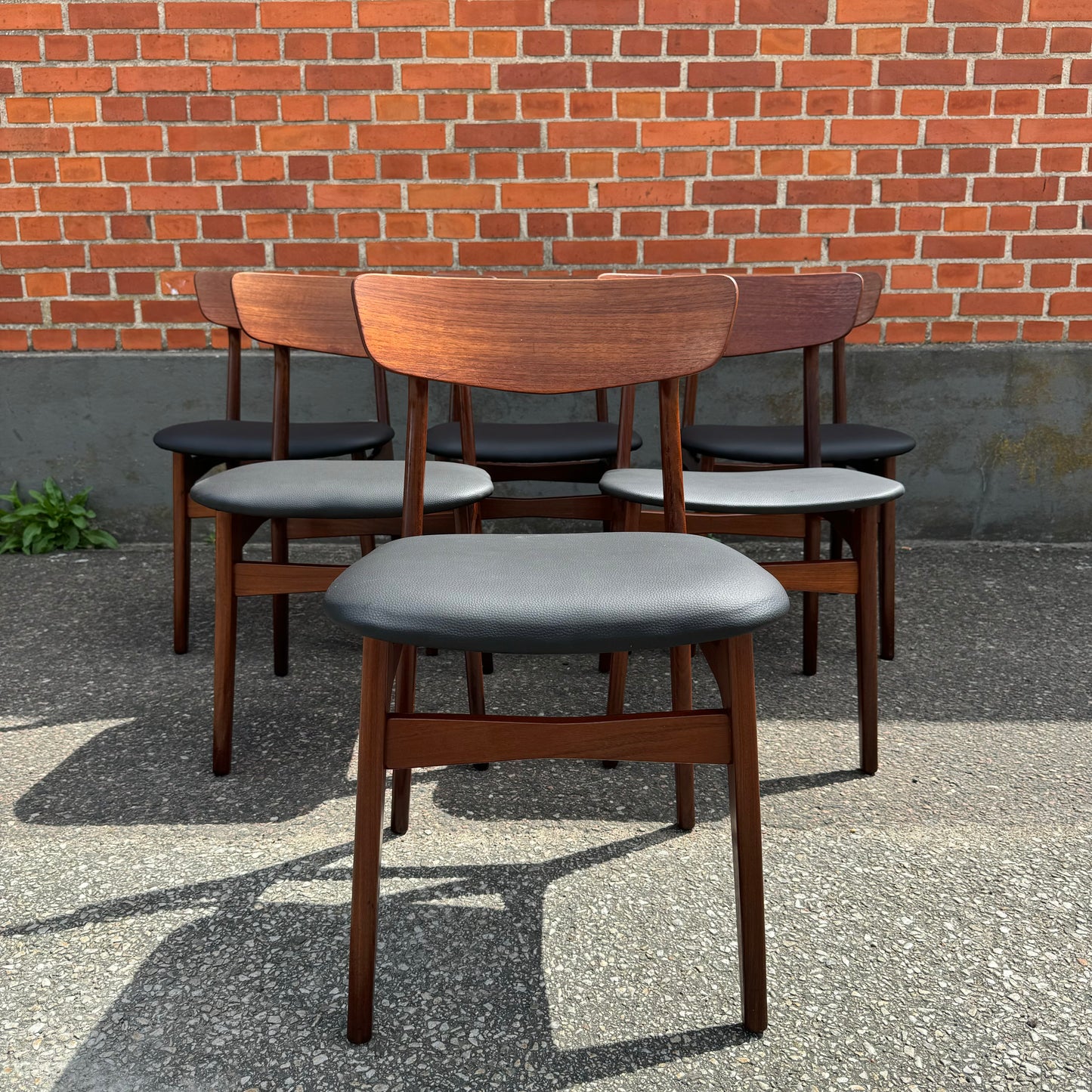 Set of 6 dining chairs by Schiønning & Elgaard