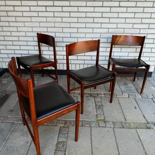 Set of 4 dining chairs in rosewood by Arne Vodder