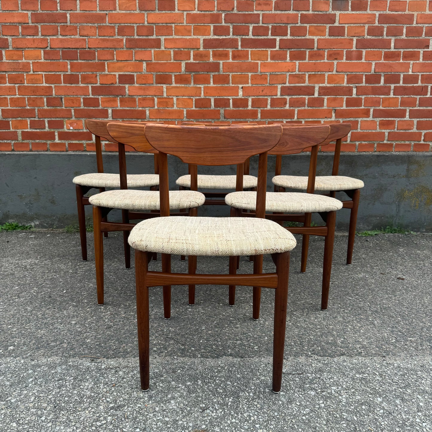 Set of 6 danish dining chairs in solid teak