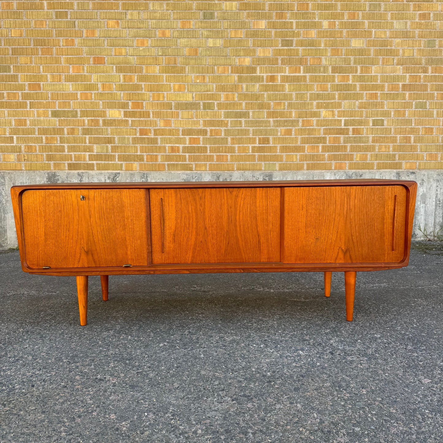 Sällsynt sideboard av E.W. Bach för Sejling Skabe