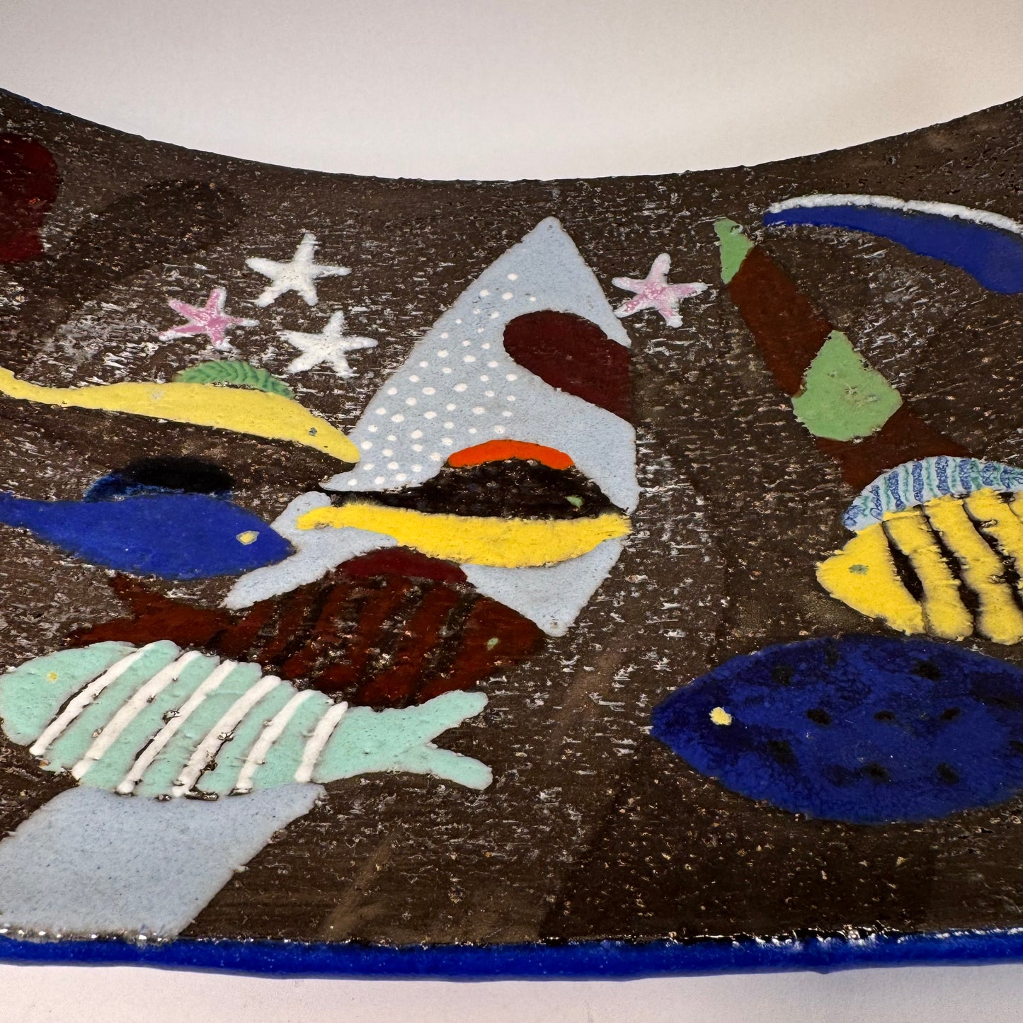 Fat i lergods av Anna-Lisa Thomson för Upsala-Ekeby