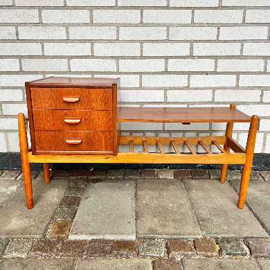 Hallway furniture “spectum” by Arne Whal Iversen