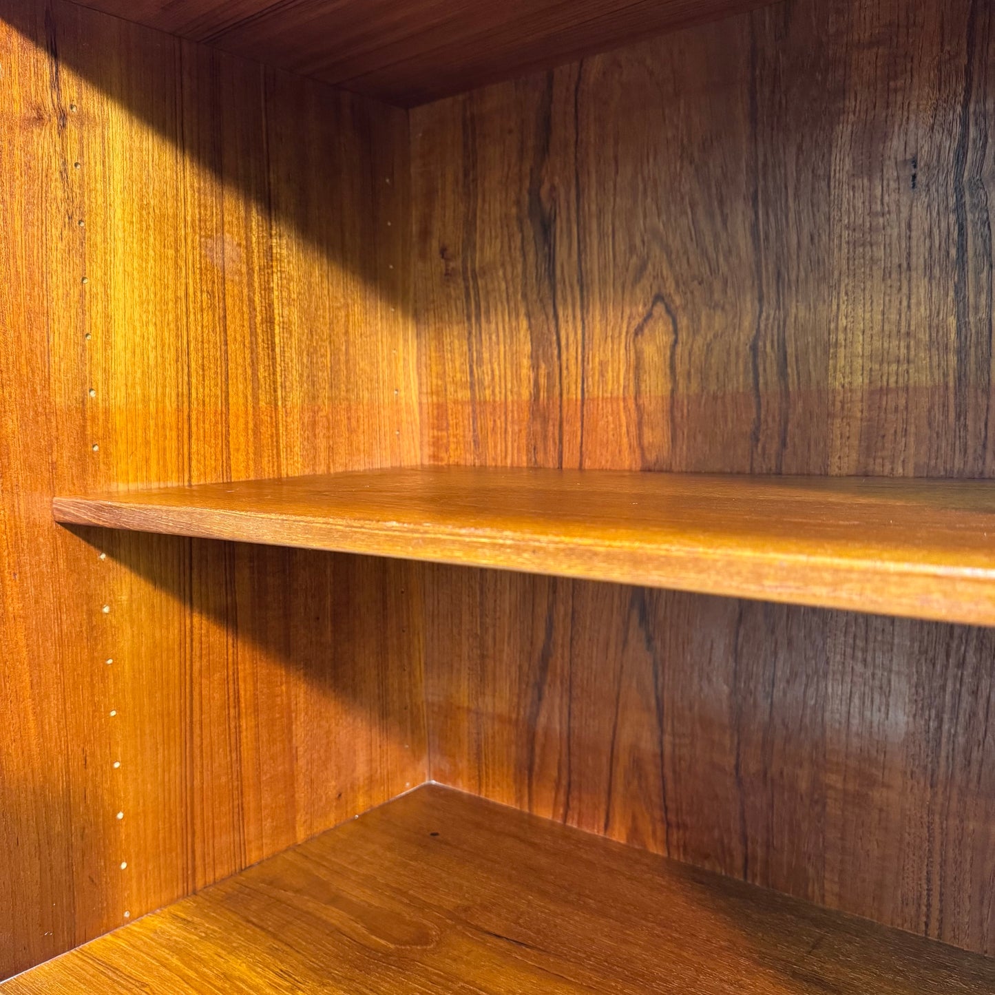 Bokhylla i serien Öresund av Børge Mogensen för Karl Andersson & Söner