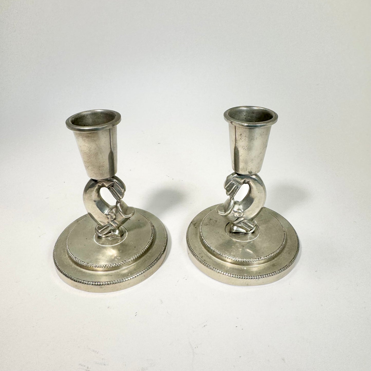 Paret art deco ljusstakar av Carl-Einar Borgström för Ystad tenn