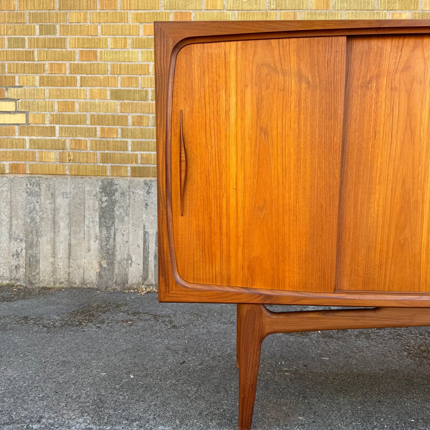 Sideboard av Tage Møholm för Aerthøj Jensen & Mølholm