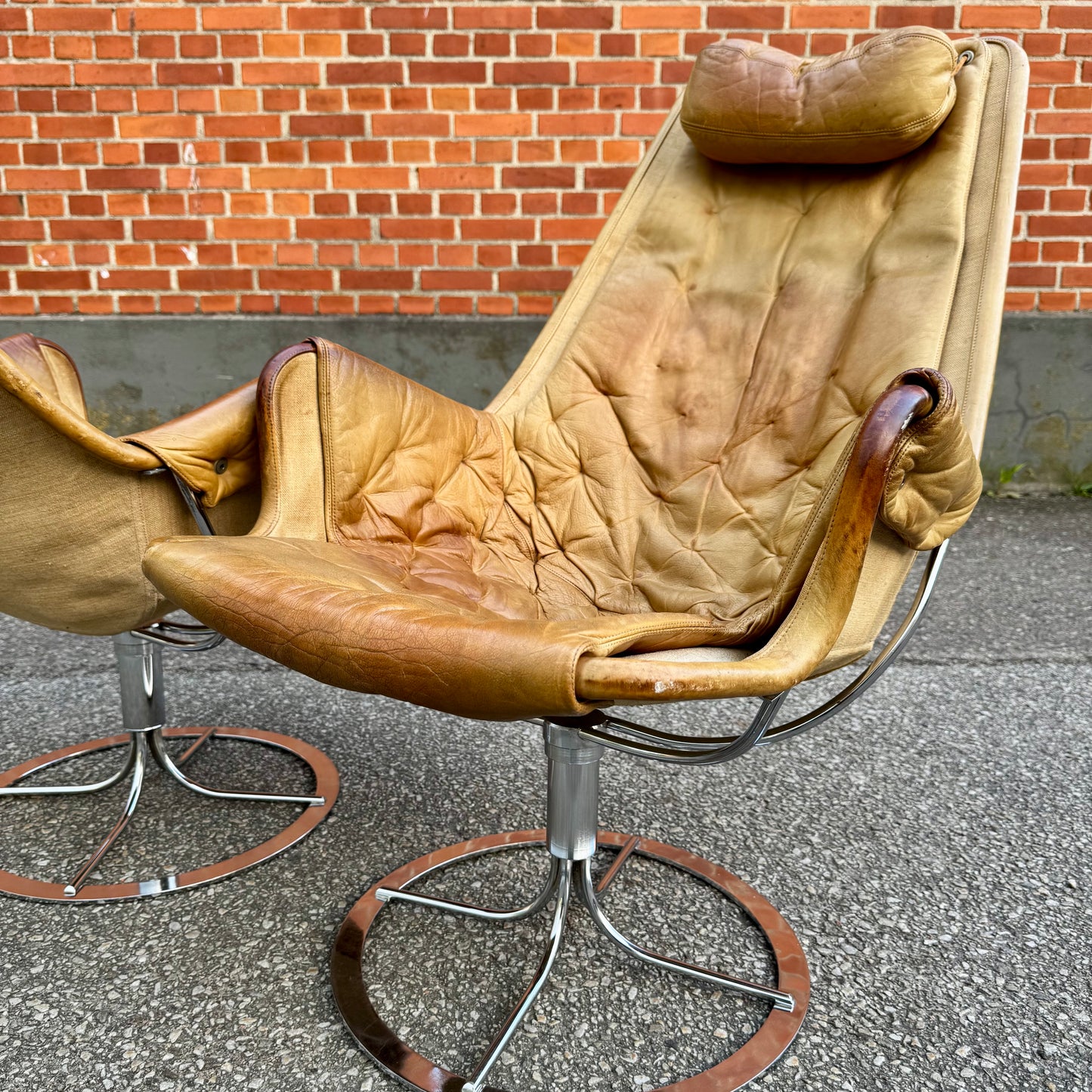 2st Jetson fåtöljer av Bruno Mathsson för DUX (1st tillgänglig)