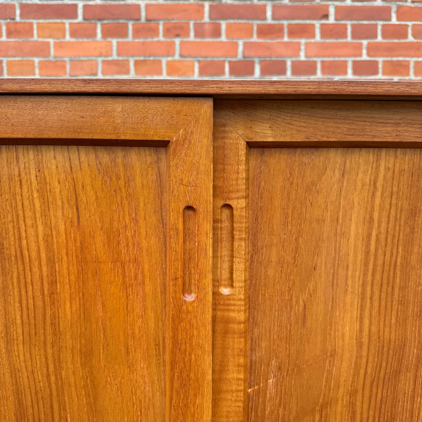 Smaller sideboard in teak