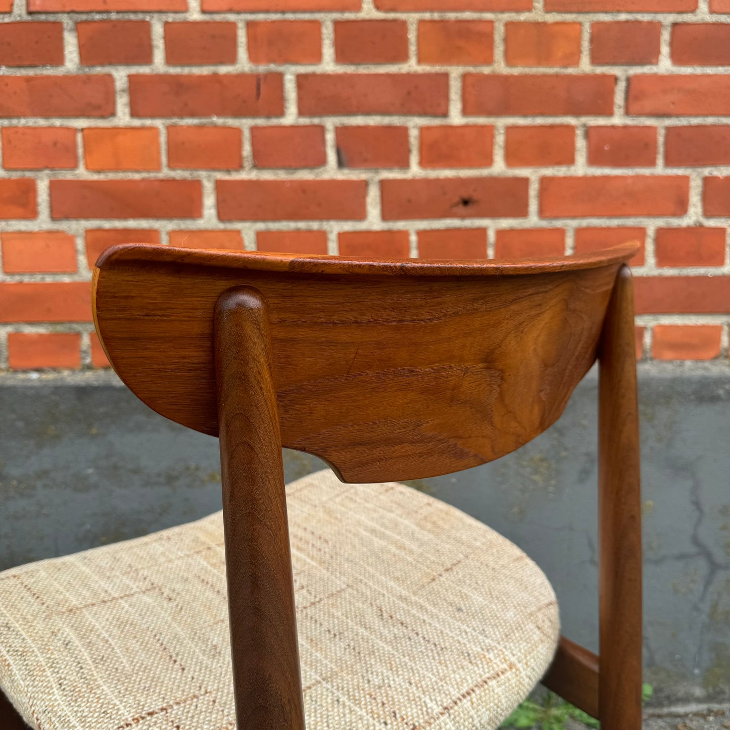 Set of 6 danish dining chairs in solid teak