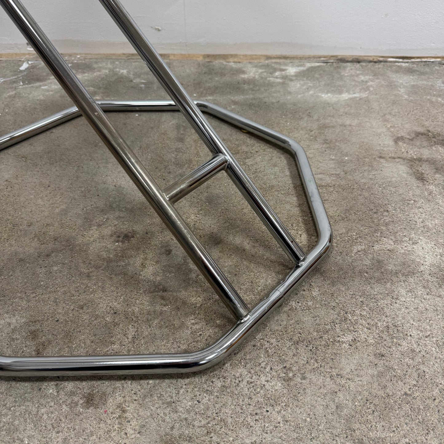 Nätt 80-tals sidobord