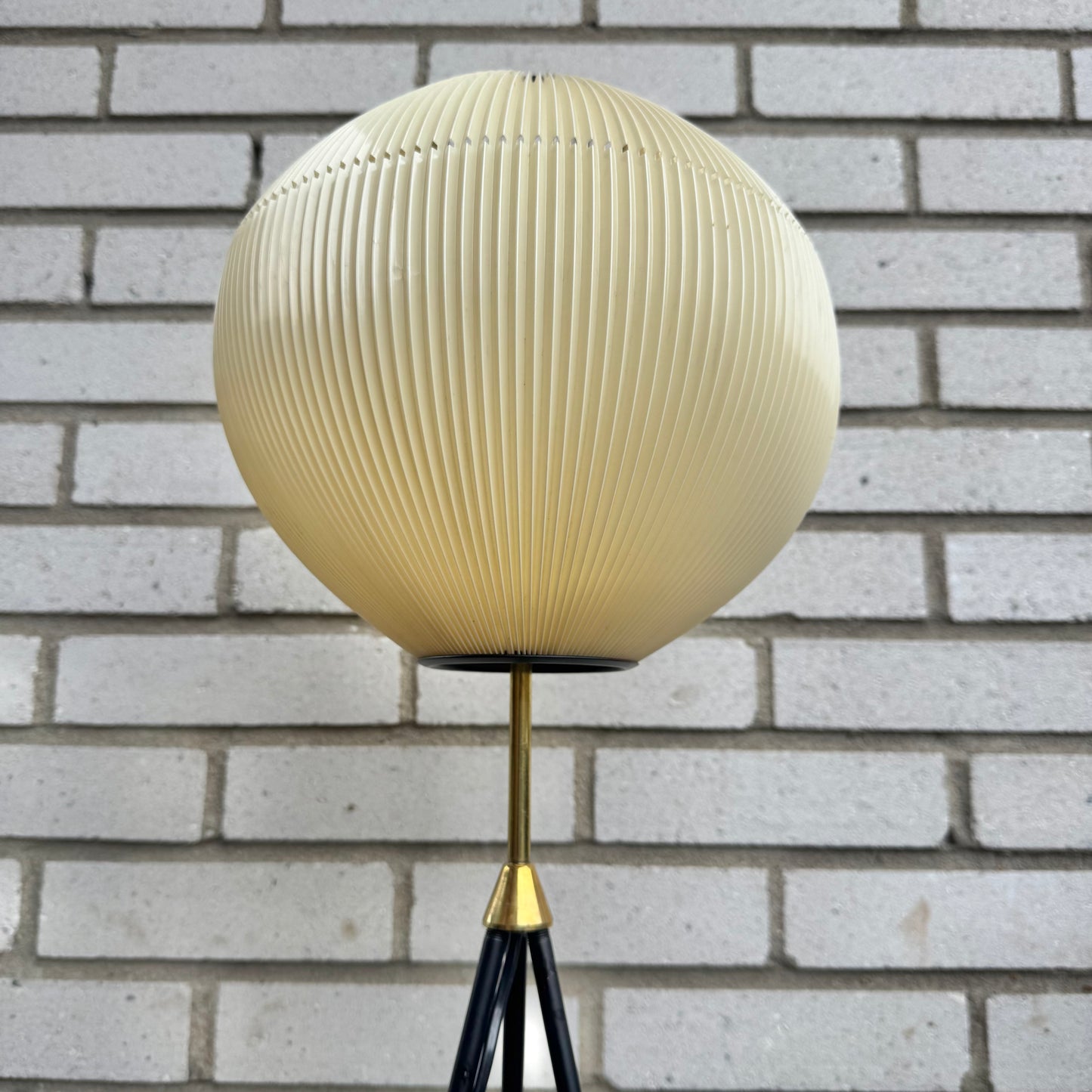 Trebent 60-tals lampa