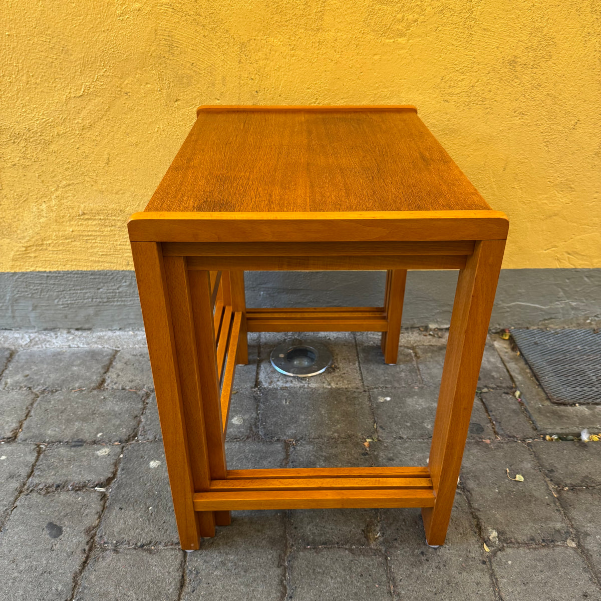 Satsbord i teak och bok