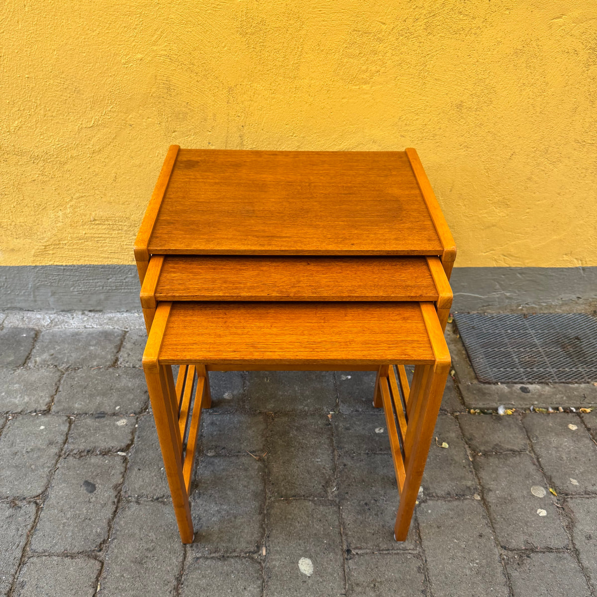 Satsbord i teak och bok