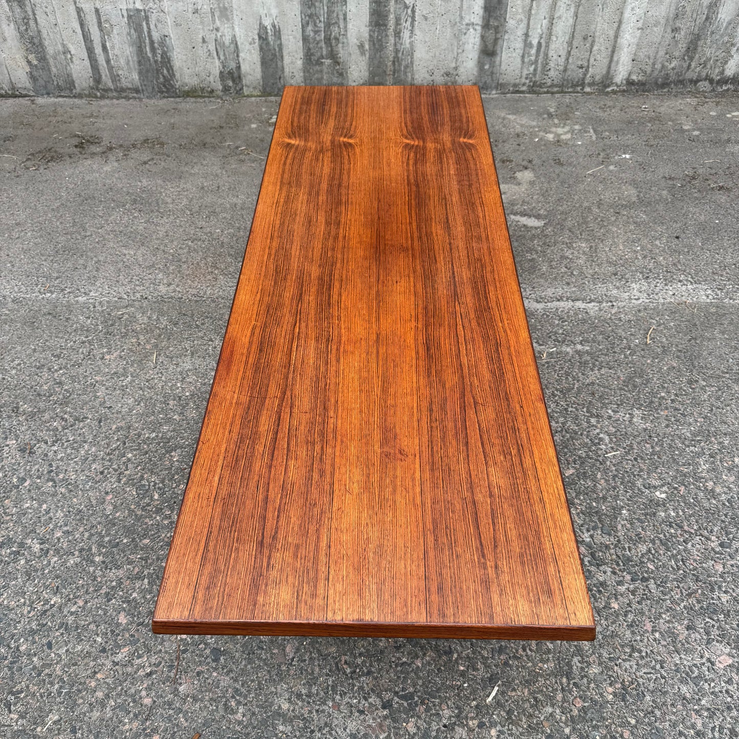 Danskt soffbord tillskrivet Johannes Andersen
