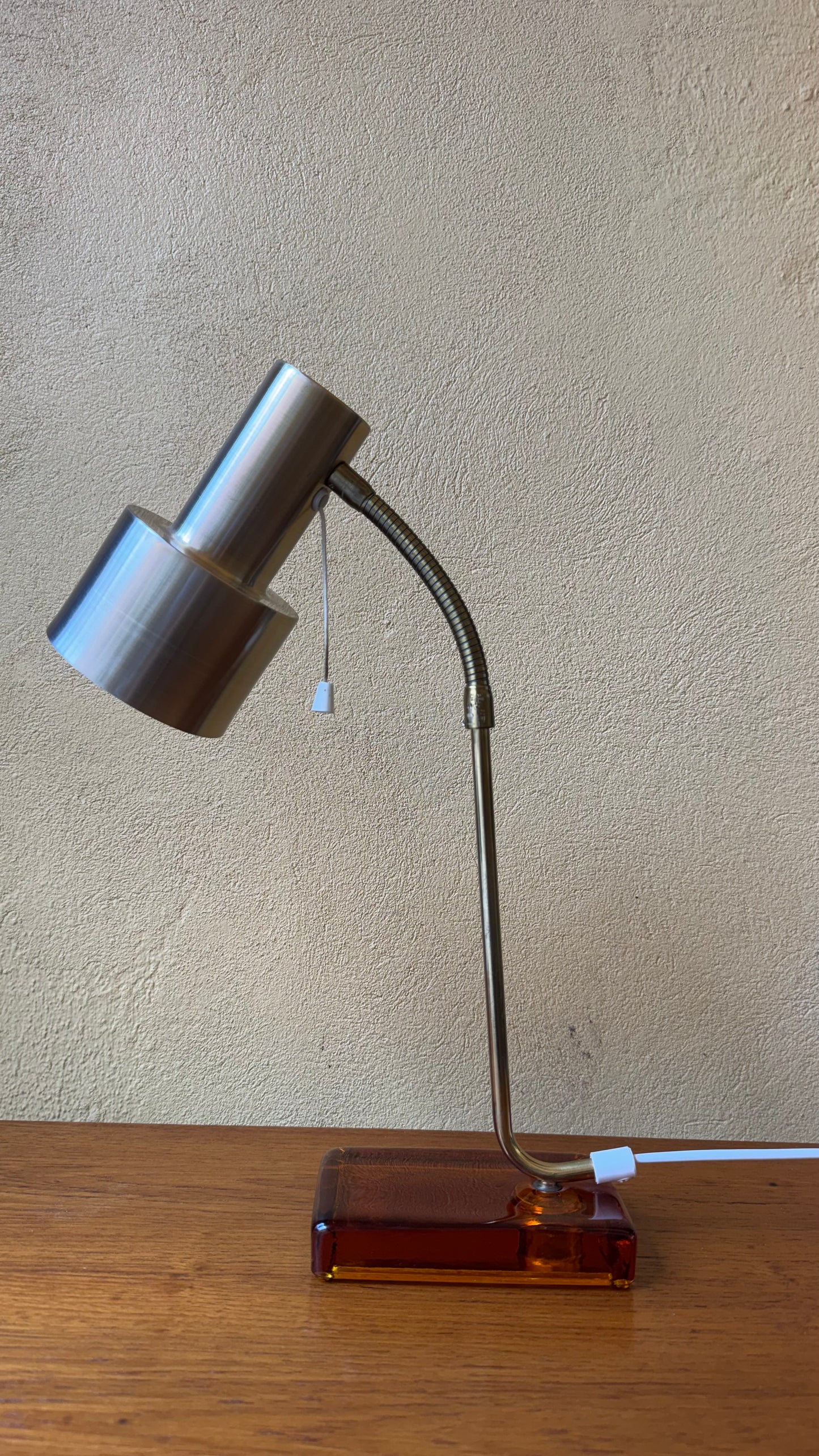 Justerbar bordslampa från NAFA