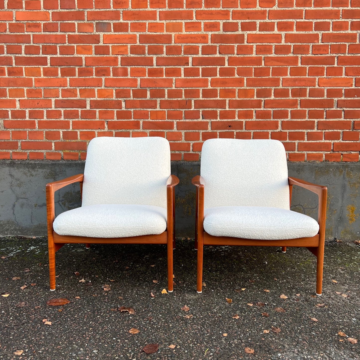 Pair of easy chairs by Alf Svensson for DUX