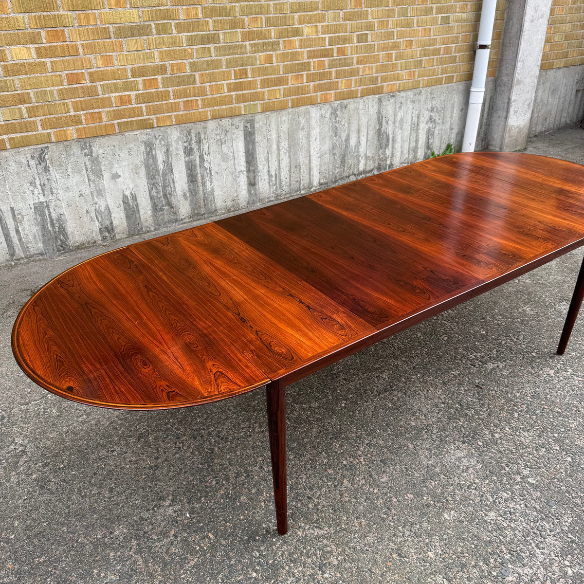 Matbord modell ”227” av Arne Vodder för Sibast Furniture