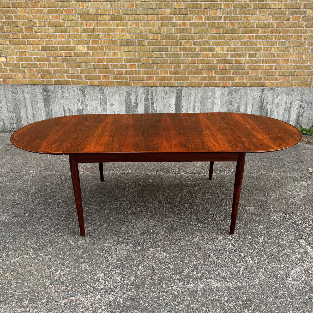 Matbord modell ”227” av Arne Vodder för Sibast Furniture