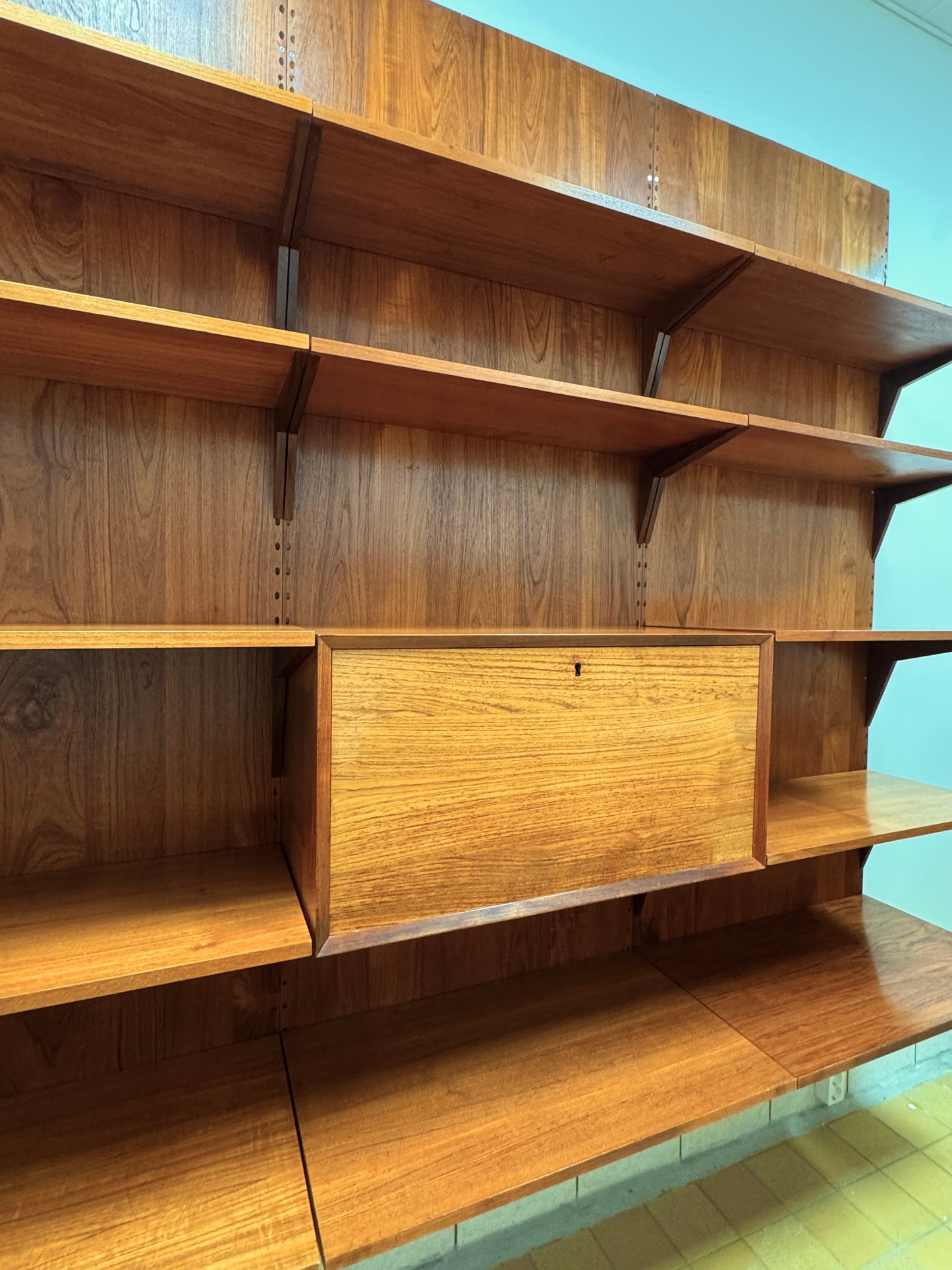 Hyllsystem av Poul Cadovius