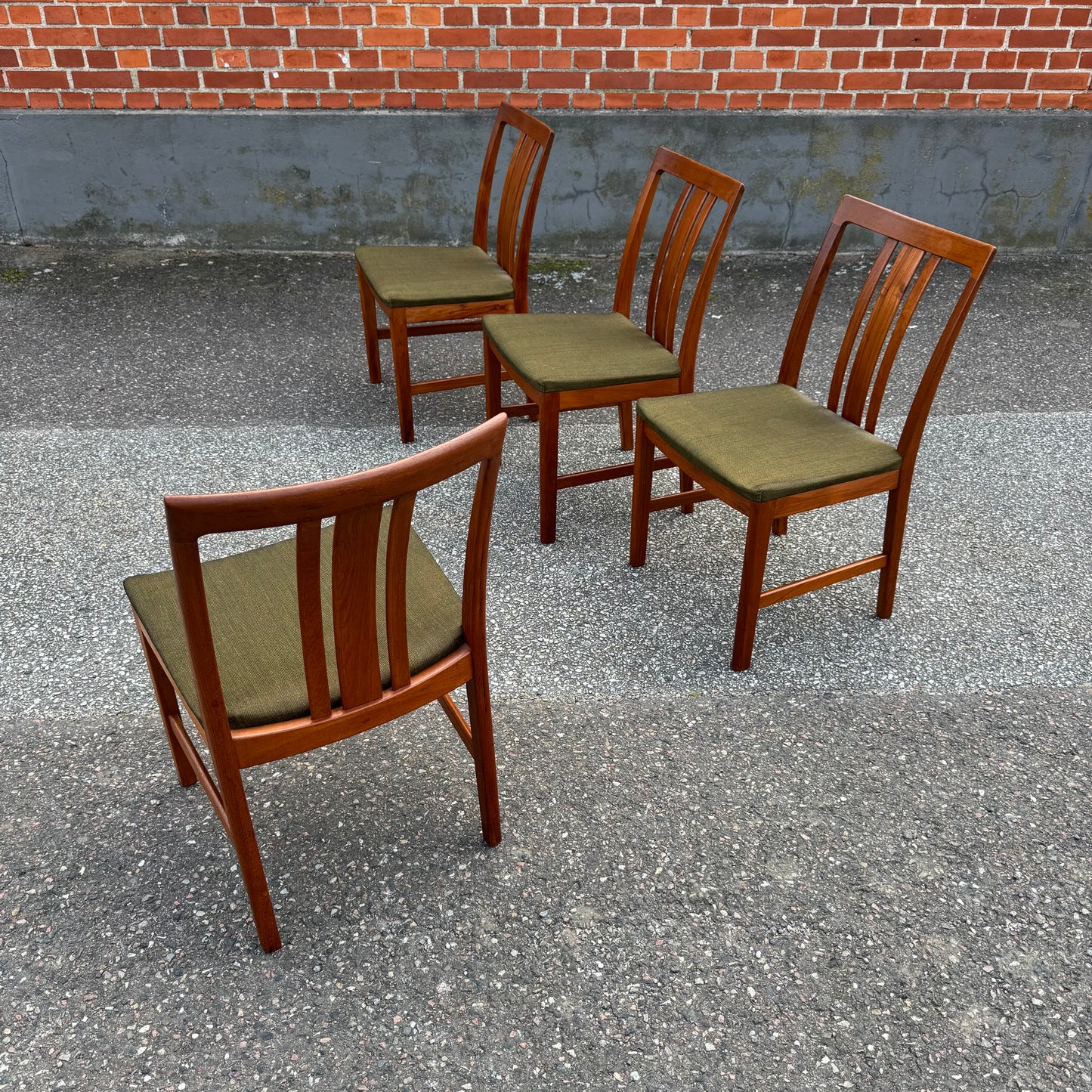 4st matstolar i teak