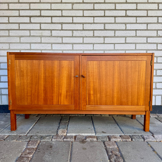 Sideboard ”Domi Monté” av Nils Jonsson för Troeds