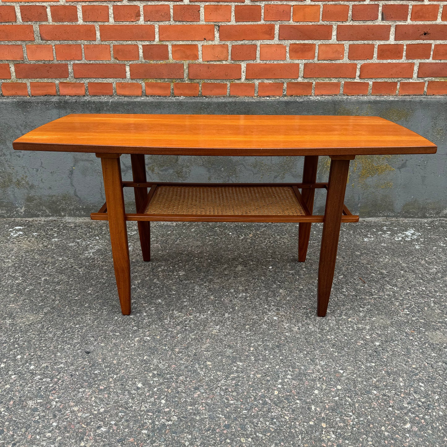 Coffee table with shelf in rattan