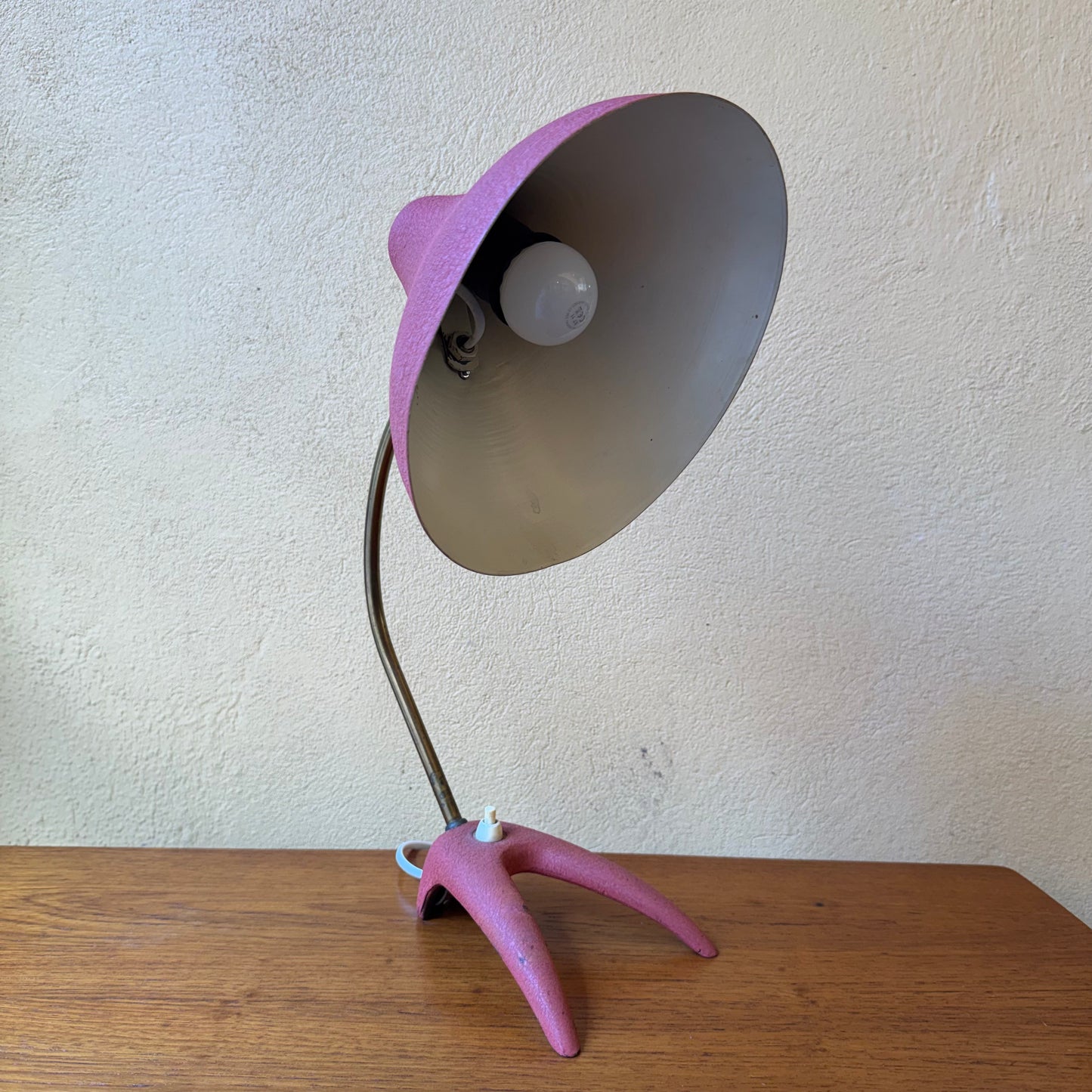 Bordslampa av Erik Wärnå för EWÅ Värnamo