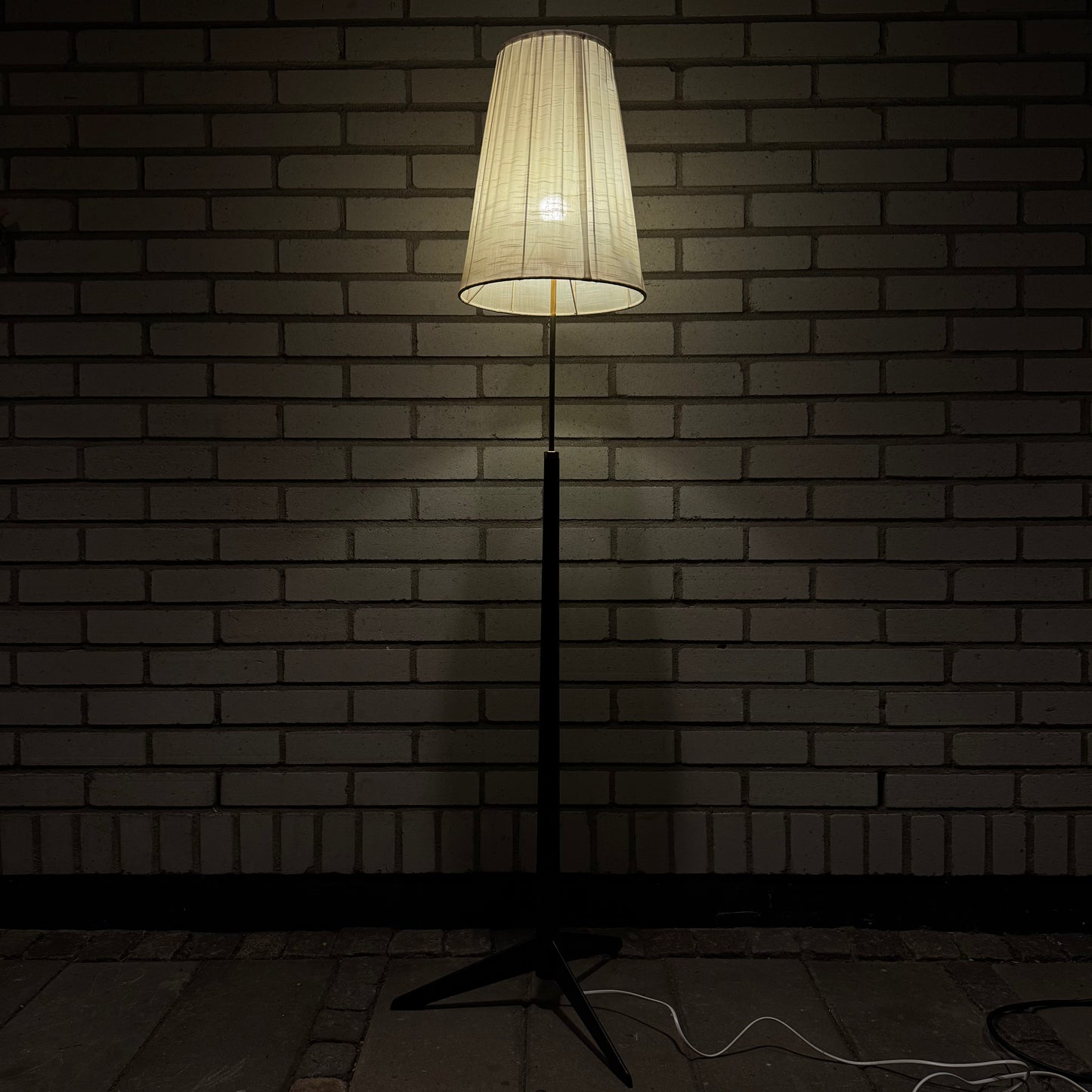 Golvlampa modell ”G-34” av Bergboms