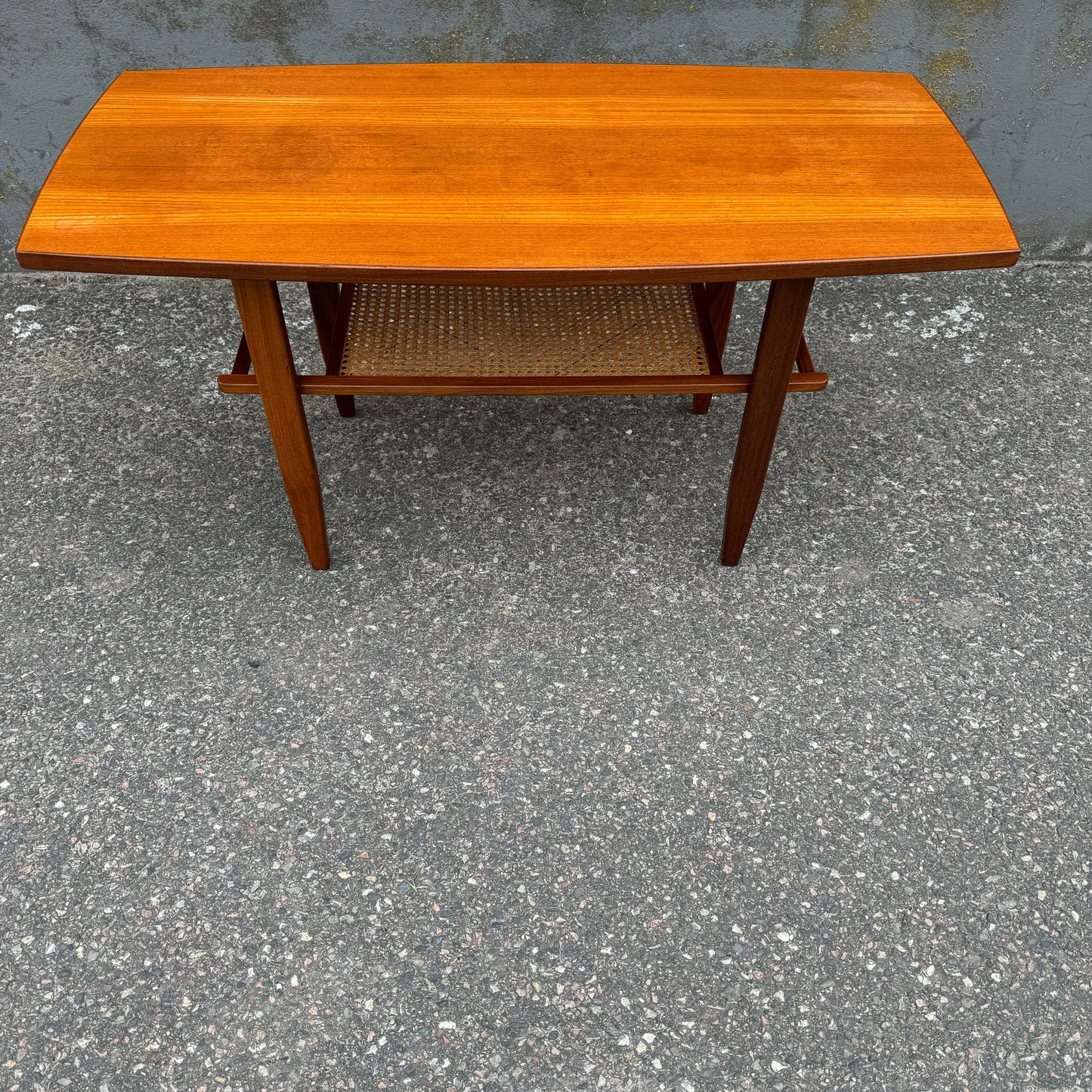 Coffee table with shelf in rattan